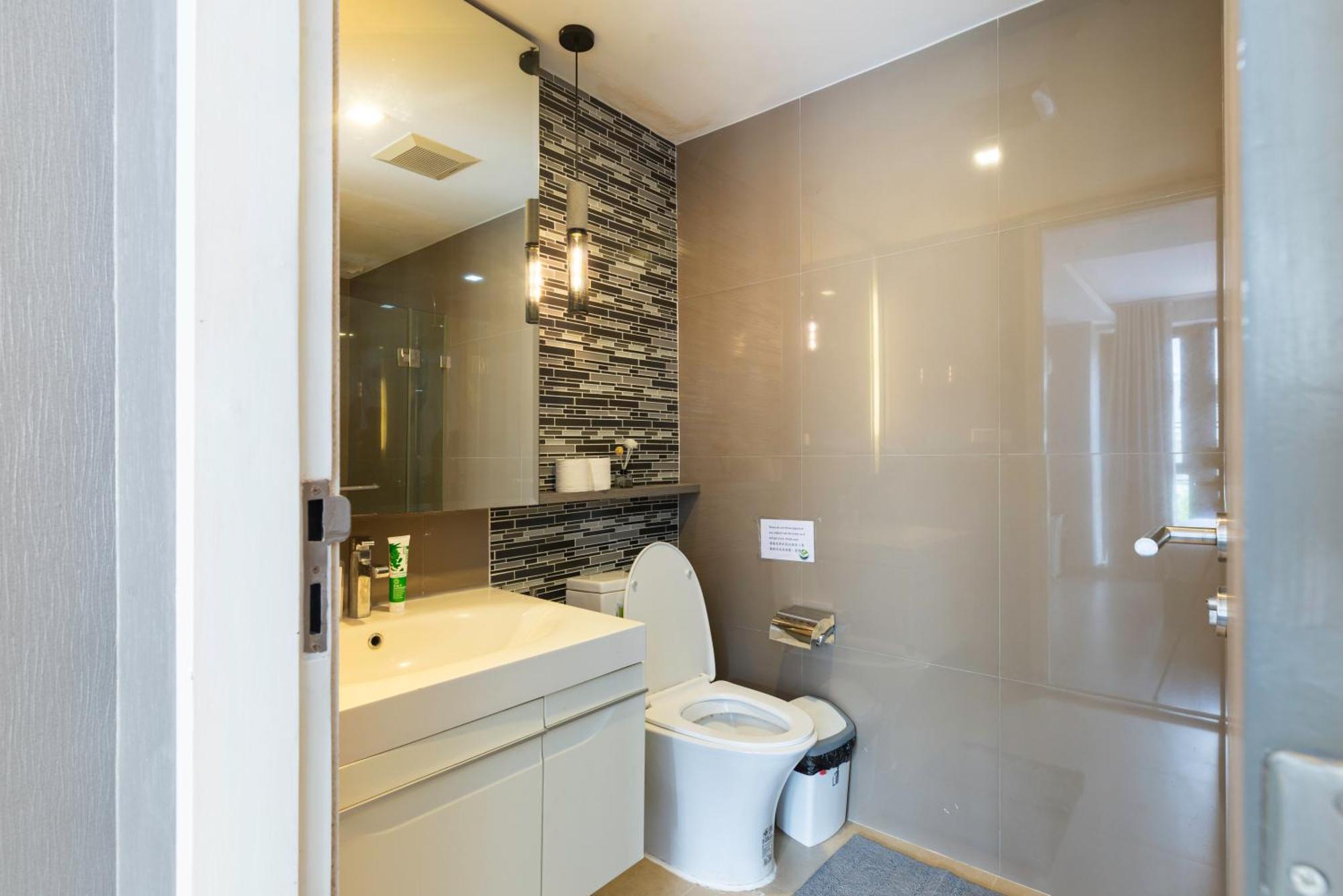 Dazzle Sukhumvit 7 By Lefoyer Apartment Bangkok Luaran gambar