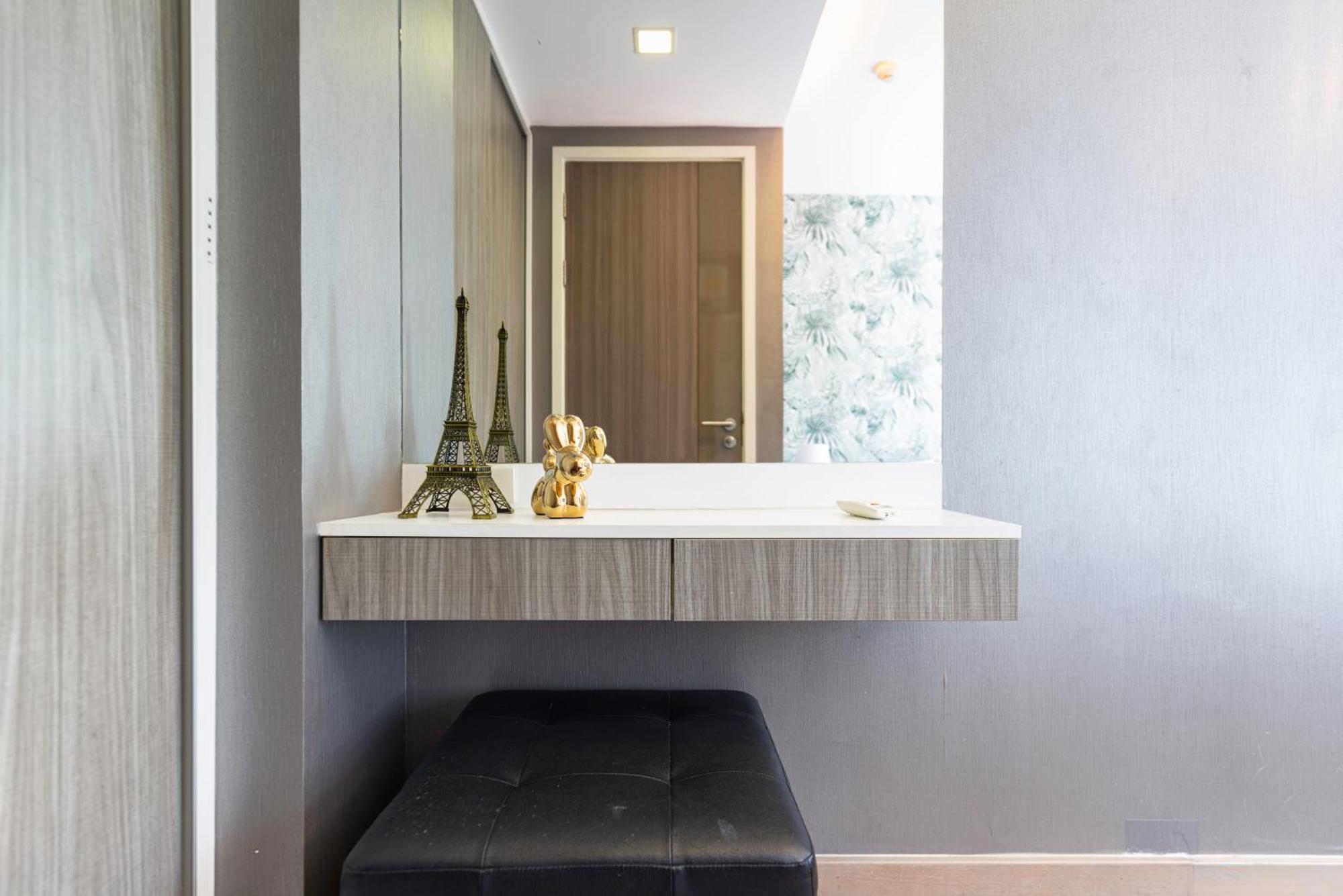 Dazzle Sukhumvit 7 By Lefoyer Apartment Bangkok Luaran gambar