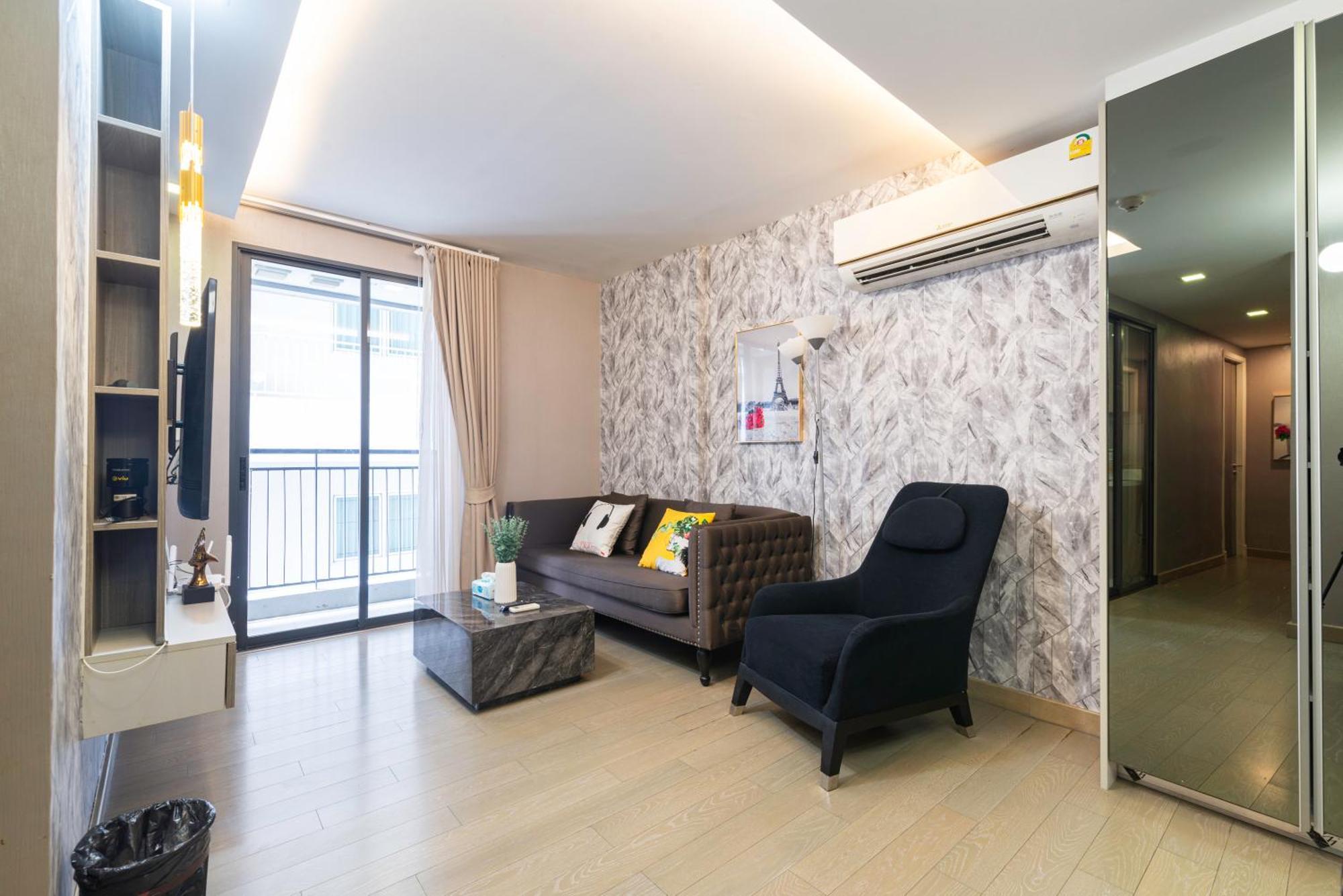Dazzle Sukhumvit 7 By Lefoyer Apartment Bangkok Luaran gambar
