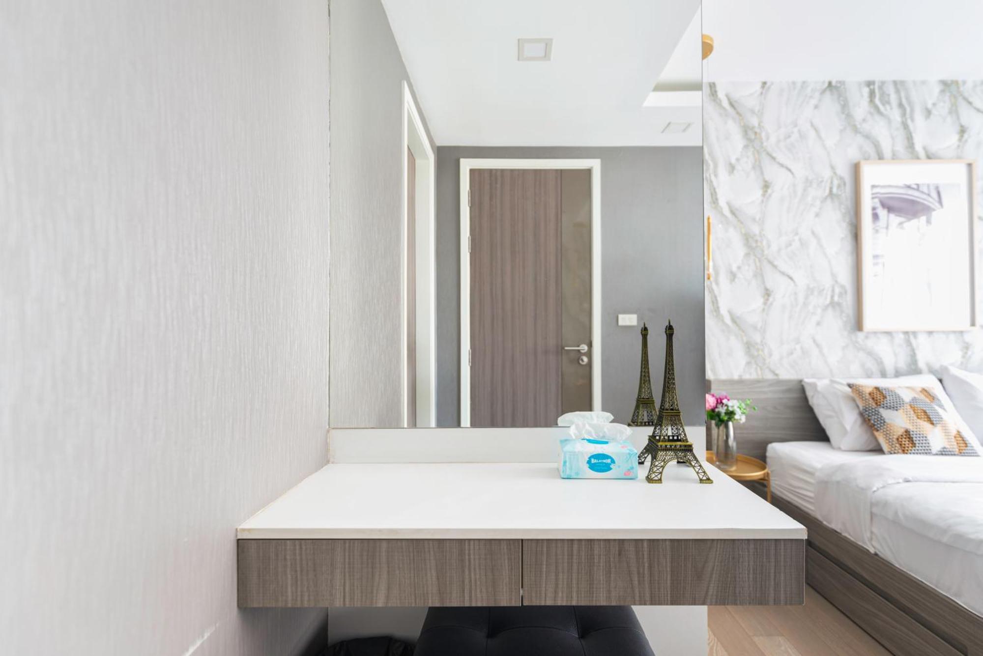 Dazzle Sukhumvit 7 By Lefoyer Apartment Bangkok Luaran gambar